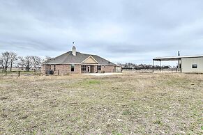 Secluded Krum Home, 18 Mi to Lake Ray Roberts