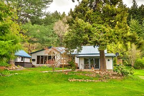 The Fusion Retreat on 4 Acres: Hike On-site!