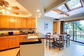 The Fusion Retreat on 4 Acres: Hike On-site!