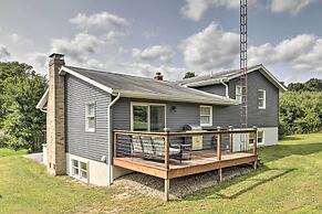 Modern Zanesville Escape w/ Deck & Spacious Yard