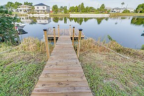 Bright Bayfront Home < 2 Mi to Hernando Beach!