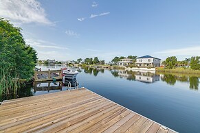 Bright Bayfront Home < 2 Mi to Hernando Beach!