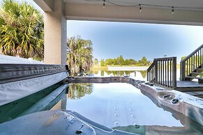 Bright Bayfront Home < 2 Mi to Hernando Beach!