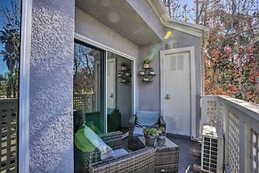 Cozy-chic Condo: Walk to Beach & Park!