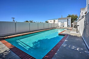 Cozy-chic Condo: Walk to Beach & Park!