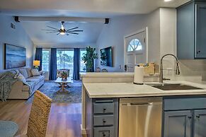 Cozy-chic Condo: Walk to Beach & Park!