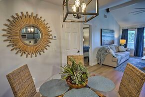 Cozy-chic Condo: Walk to Beach & Park!