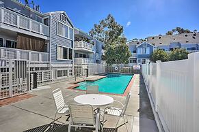 Cozy-chic Condo: Walk to Beach & Park!