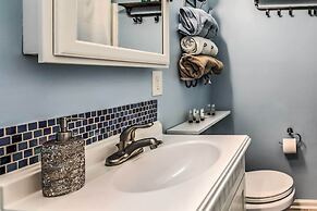 Cozy Carolina Beach Condo w/ Ocean Views!