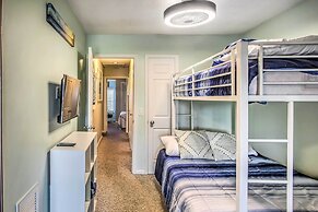 Cozy Carolina Beach Condo w/ Ocean Views!