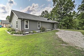 Mountain Home Cottage w/ Deck on White River!