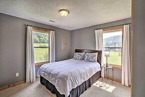 Mountain Home Cottage w/ Deck on White River!