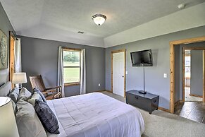 Mountain Home Cottage w/ Deck on White River!