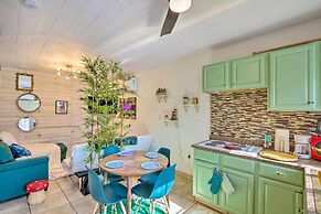 'the Goat Hut' Studio Casita: 11 Mi to Strip!