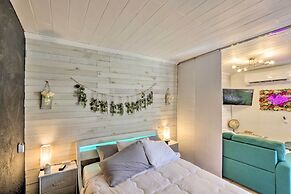 'the Goat Hut' Studio Casita: 11 Mi to Strip!