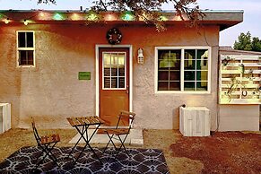 'the Goat Hut' Studio Casita: 11 Mi to Strip!