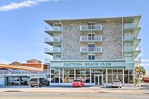 Oceanfront Daytona Beach Club Studio w/ Balcony!