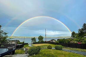 Puget Sound Cabin With Hot Tub and Water Views!
