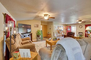 Cozy Lake Eufaula Hideaway w/ Fire Pit & Hot Tub!