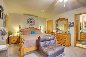 Cozy Lake Eufaula Hideaway w/ Fire Pit & Hot Tub!