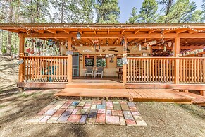 Ruidoso Cabin w/ Hot Tub - 2 Mi to Grindstone Lake