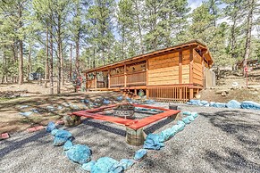 Ruidoso Cabin w/ Hot Tub - 2 Mi to Grindstone Lake