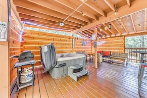 Ruidoso Cabin w/ Hot Tub - 2 Mi to Grindstone Lake