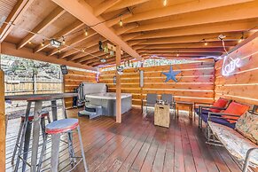 Ruidoso Cabin w/ Hot Tub - 2 Mi to Grindstone Lake