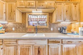 Ruidoso Cabin w/ Hot Tub - 2 Mi to Grindstone Lake