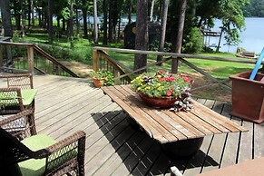 Frankston Home W/deck & Fishing on Lake Palestine!