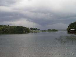 Frankston Home W/deck & Fishing on Lake Palestine!
