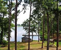 Frankston Home W/deck & Fishing on Lake Palestine!