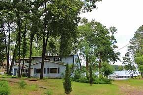 Frankston Home W/deck & Fishing on Lake Palestine!