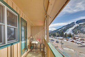 Red River Ski Condo on Main St - Mtn View!