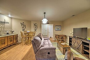 Convenient Apt w/ Fire Pit ~ Half-mi to Lake!