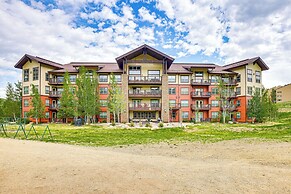 Ski-in/ski-out Granby Penthouse w/ Mountain Views!