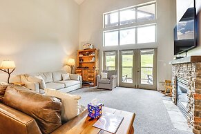 Ski-in/ski-out Granby Penthouse w/ Mountain Views!