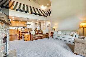 Ski-in/ski-out Granby Penthouse w/ Mountain Views!