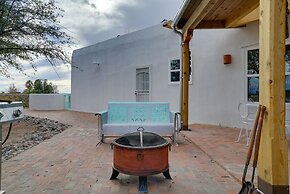 Las Cruces Home 'La Casa Blanca' w/ Courtyard