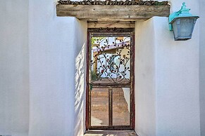 Las Cruces Home 'La Casa Blanca' w/ Courtyard