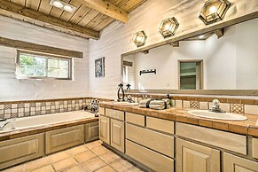 Las Cruces Home 'La Casa Blanca' w/ Courtyard