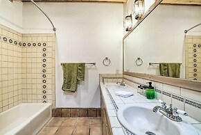 Las Cruces Home 'La Casa Blanca' w/ Courtyard