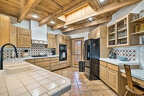 Las Cruces Home 'La Casa Blanca' w/ Courtyard