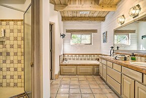 Las Cruces Home 'La Casa Blanca' w/ Courtyard