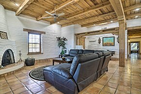 Las Cruces Home 'La Casa Blanca' w/ Courtyard