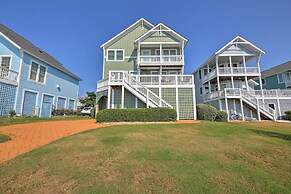 Manteo Waterfront Resort Home w/ 30-ft Dock!