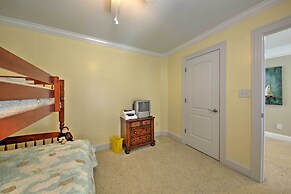 Manteo Waterfront Resort Home w/ 30-ft Dock!