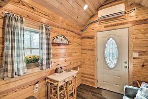 La Petite Maison in Mount Olive w/ Fire Pit!