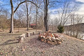 La Petite Maison in Mount Olive w/ Fire Pit!