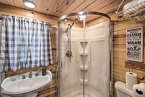 La Petite Maison in Mount Olive w/ Fire Pit!